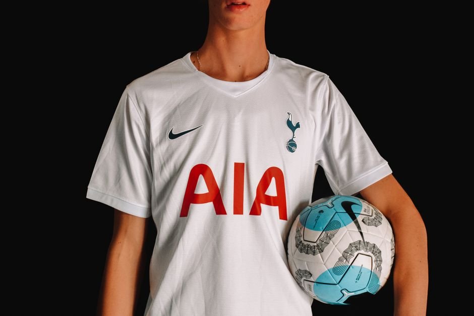 My Honest Take on Premier League Trends (And Why I’m Finally Getting Into Football)
